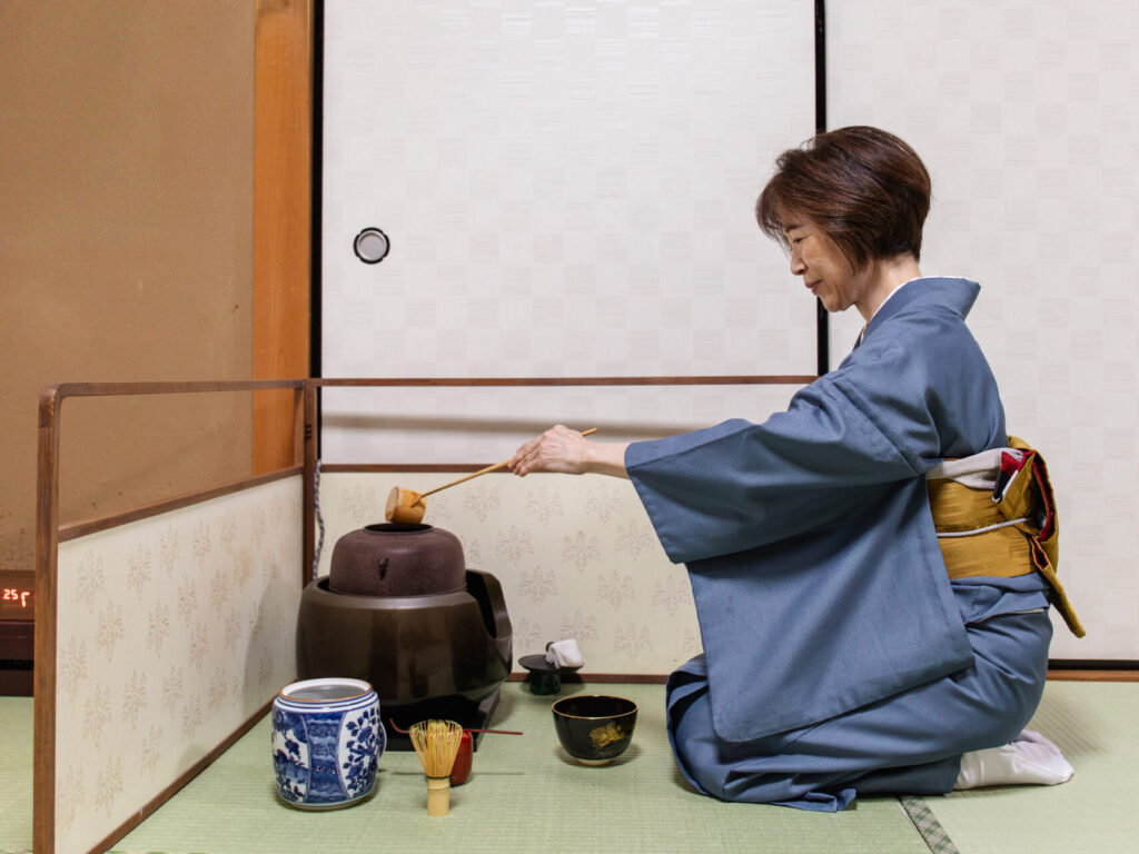 Kyoto Tea Ceremony near Yasaka Pagoda (Kiyomizu) | TIA Yasaka-dori